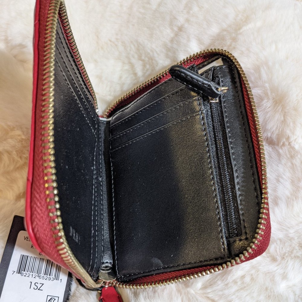 🆕🔥 DKNY Women's Red Vela Quilted Chevron Wallet, S, Red/Gold - Picture 6 of 6